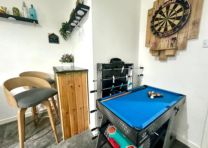 Homely Apartment In The Heart Of Town Centre - Sleeps 6