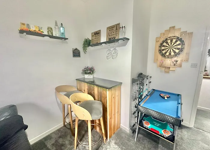 Homely Apartment In The Heart Of Town Centre - Sleeps 6